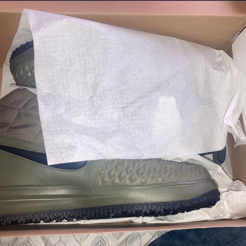 NIKES SHOES !!